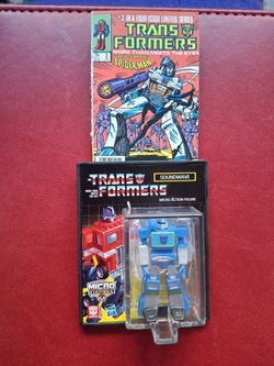 Transformer Soundwave ,world's Smallest  Transformer With Tiny Comic Book .( NEW )
