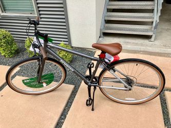 Schwinn Addison Hybrid bike 28in