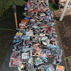 Lot Qty 200 McDonald's happy meal toy's