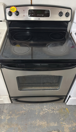GE Stainless Electric Range – Glass Top, 30in