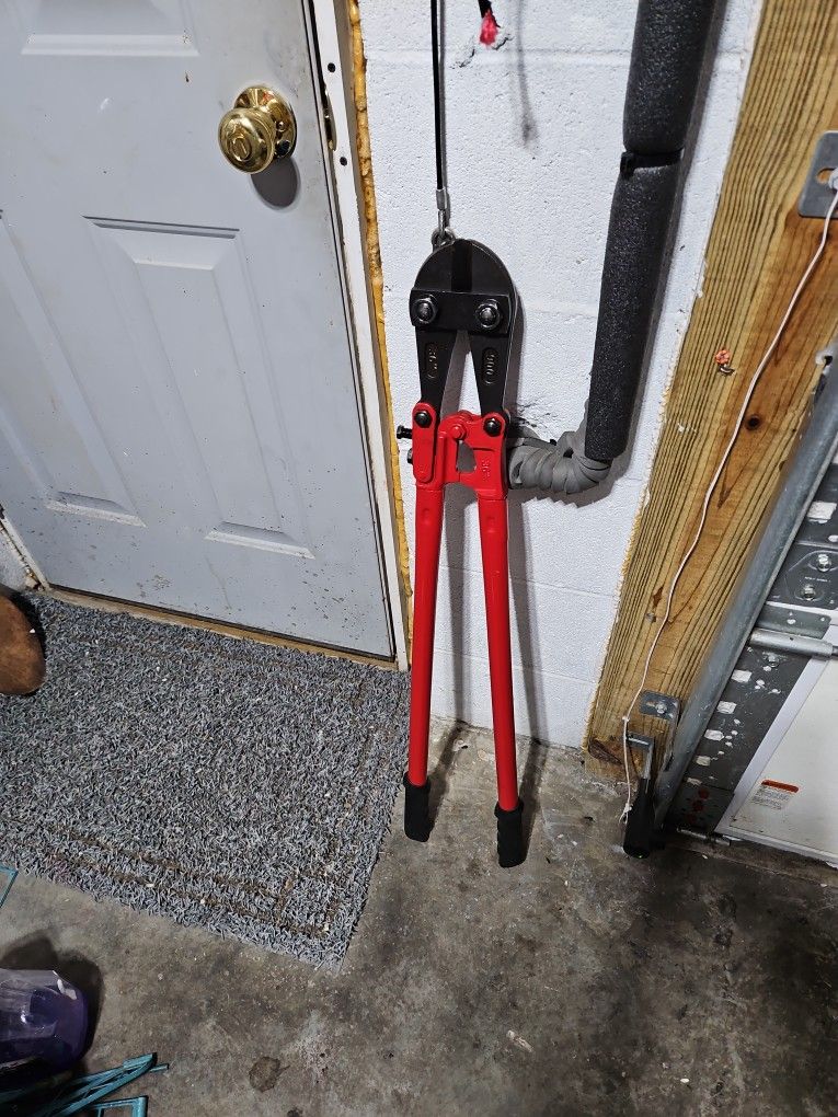 Large Bolt Cuters