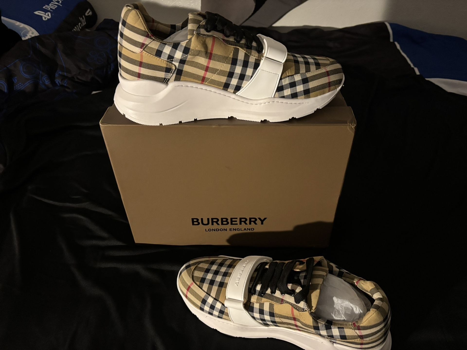 Burberry Shoes 