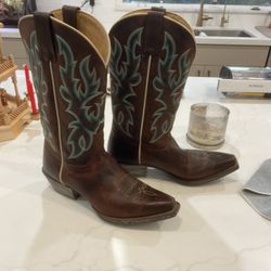 Shyanne Ladies Boots Size 9