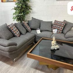 Renach Sectionals Sofas Couchs