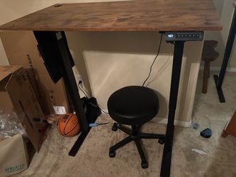 Standing adjustable height desk