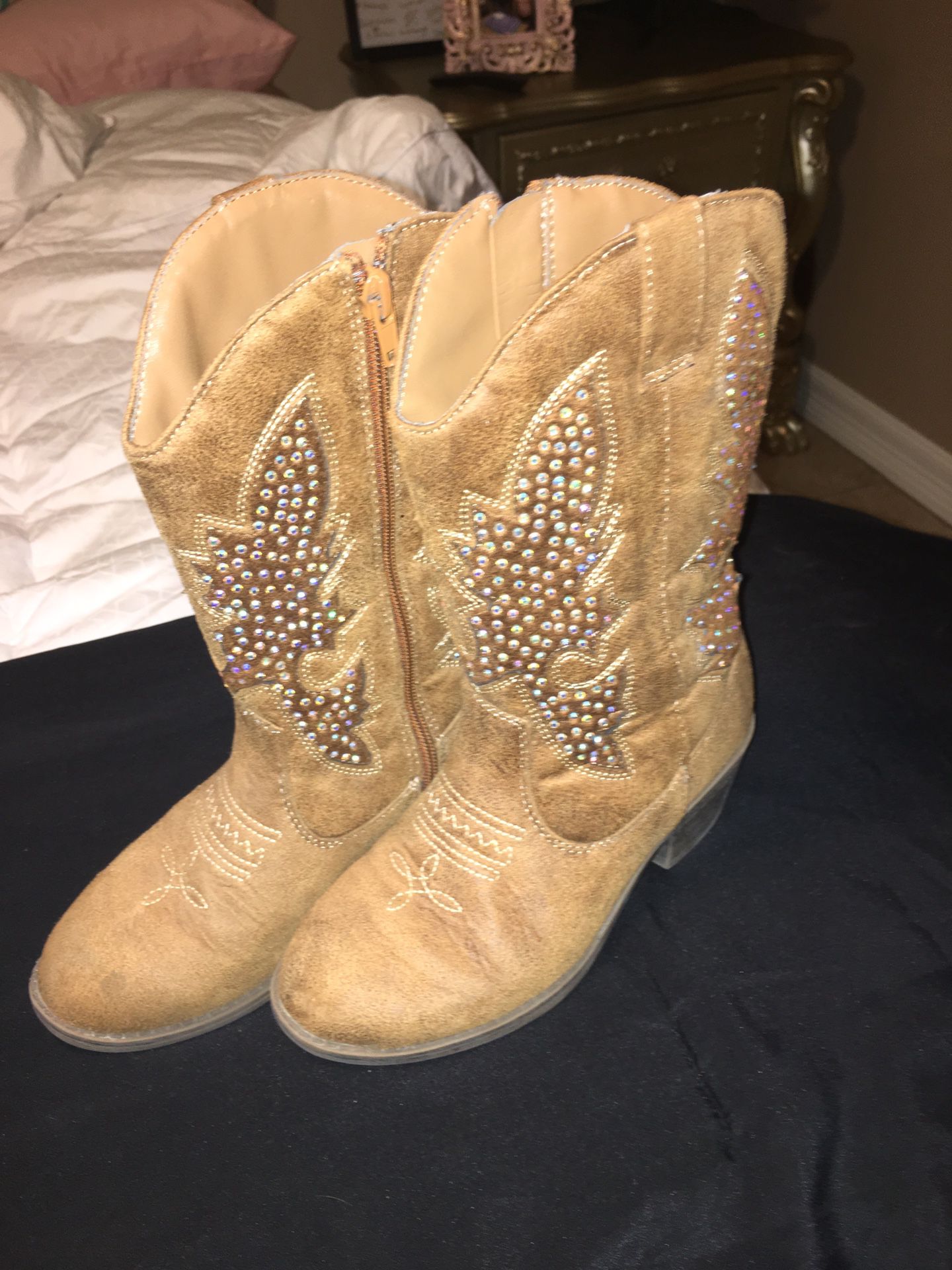 Girls justice boots sz 1