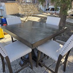 Dining Room Set w/ 4 Bar Stool Type Chairs