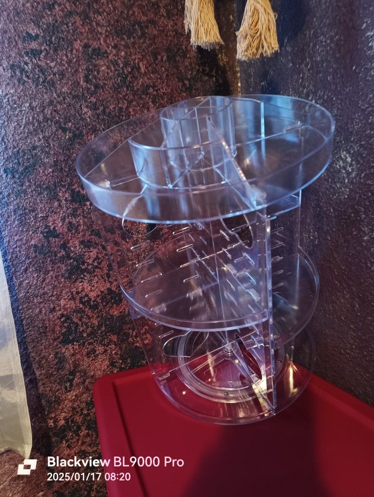 Spinning Clear Plastic Makeup Organizer 