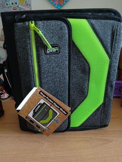 Tech Deck Mega Pocket Zipper Binder