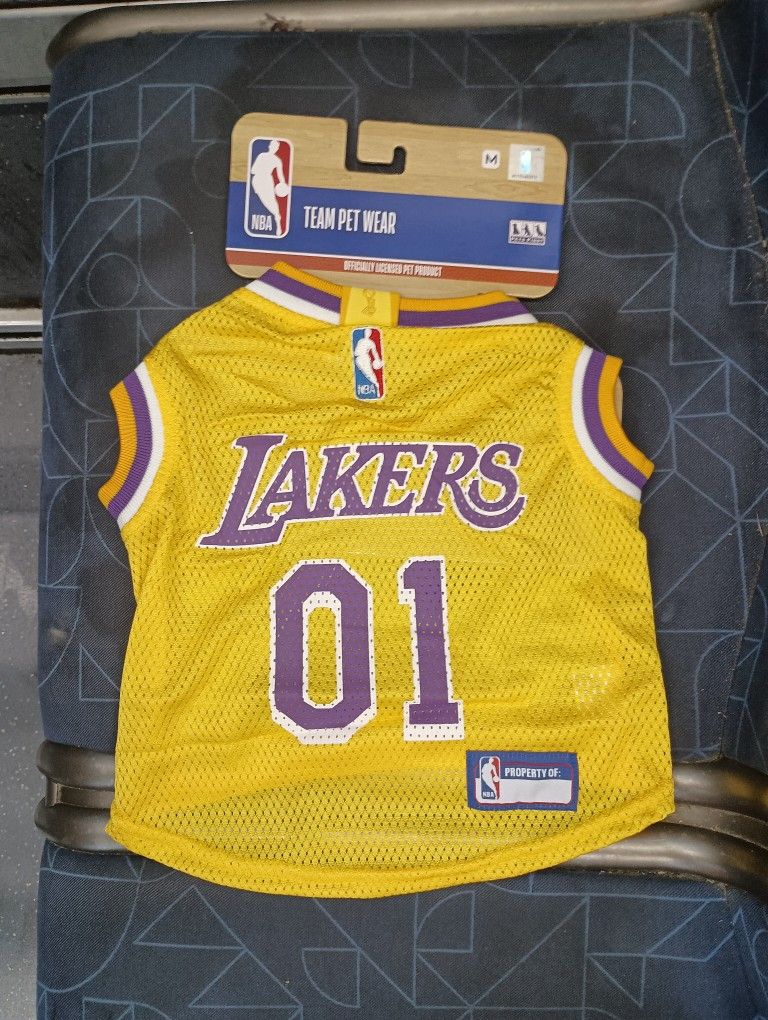 licensed dog jerseys (1) Los Angeles Lakers (M) and (1) San Francisco 49ers (M) brand new