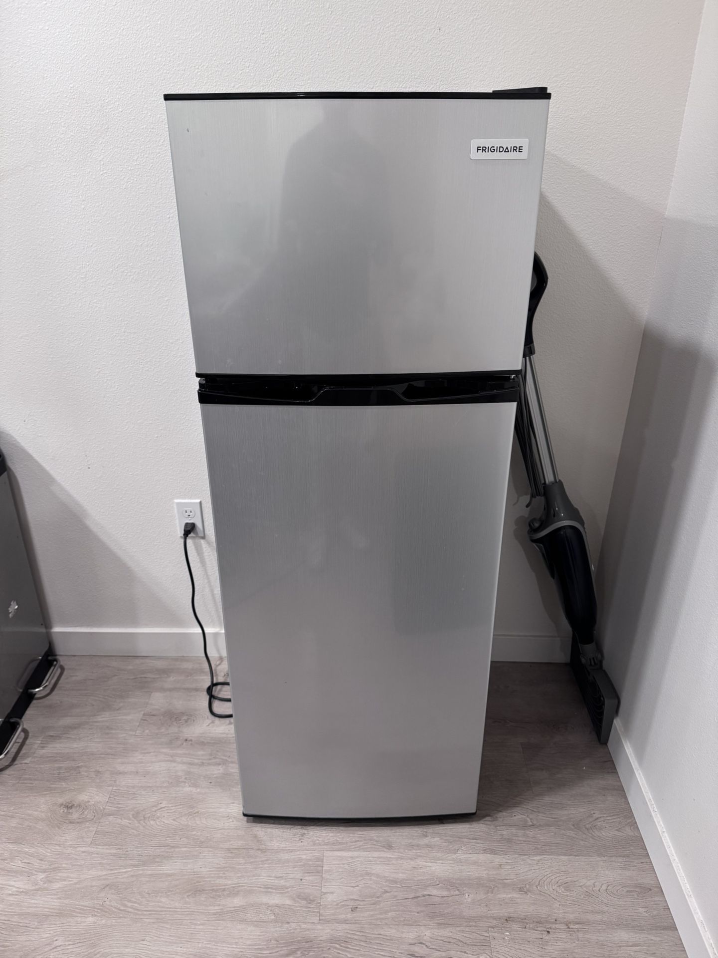 Frigidaire Fridge 7.5 Cu. Ft