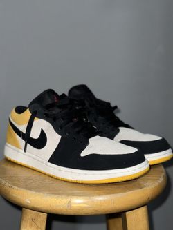 Jordan 1 Low yellow Black Toe