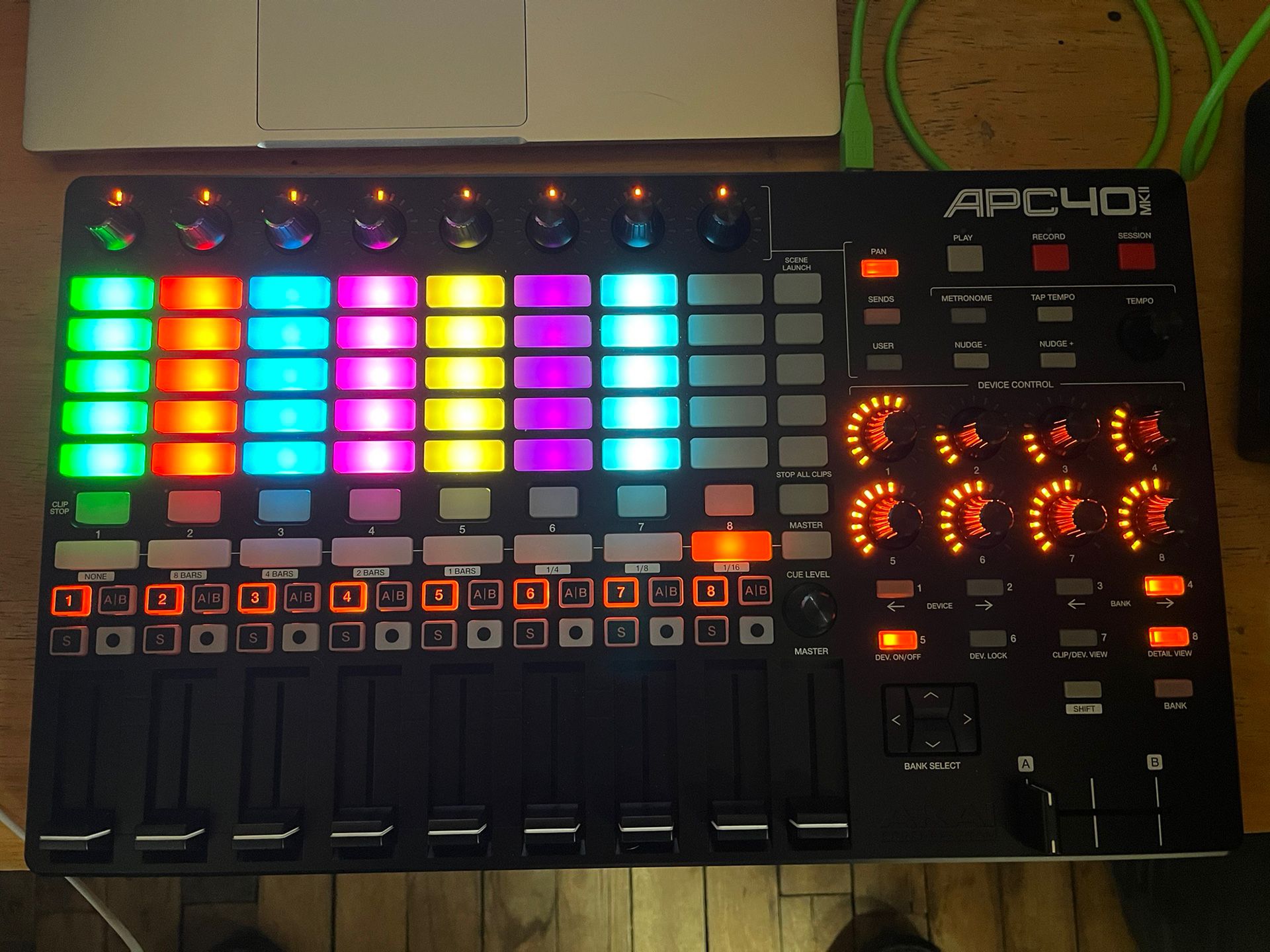 Akai APC 40 MK 2