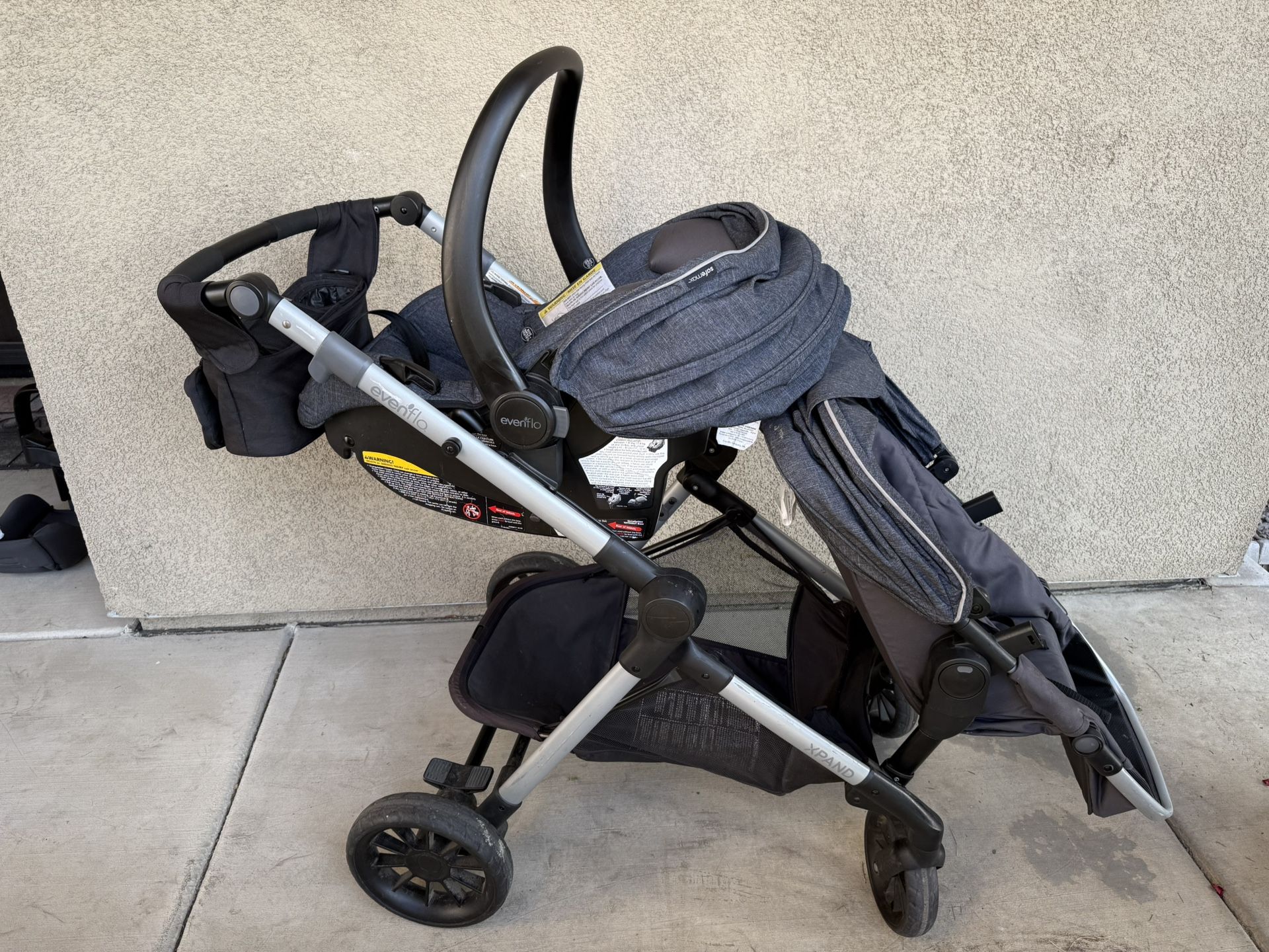 EvenFlo Pivot Stroller Set