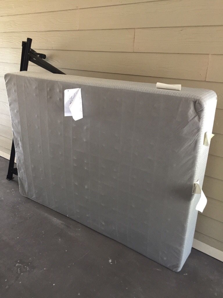 Box spring and metal frame full size