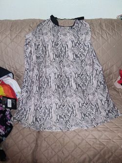 Womans 2XL Night Gown $4