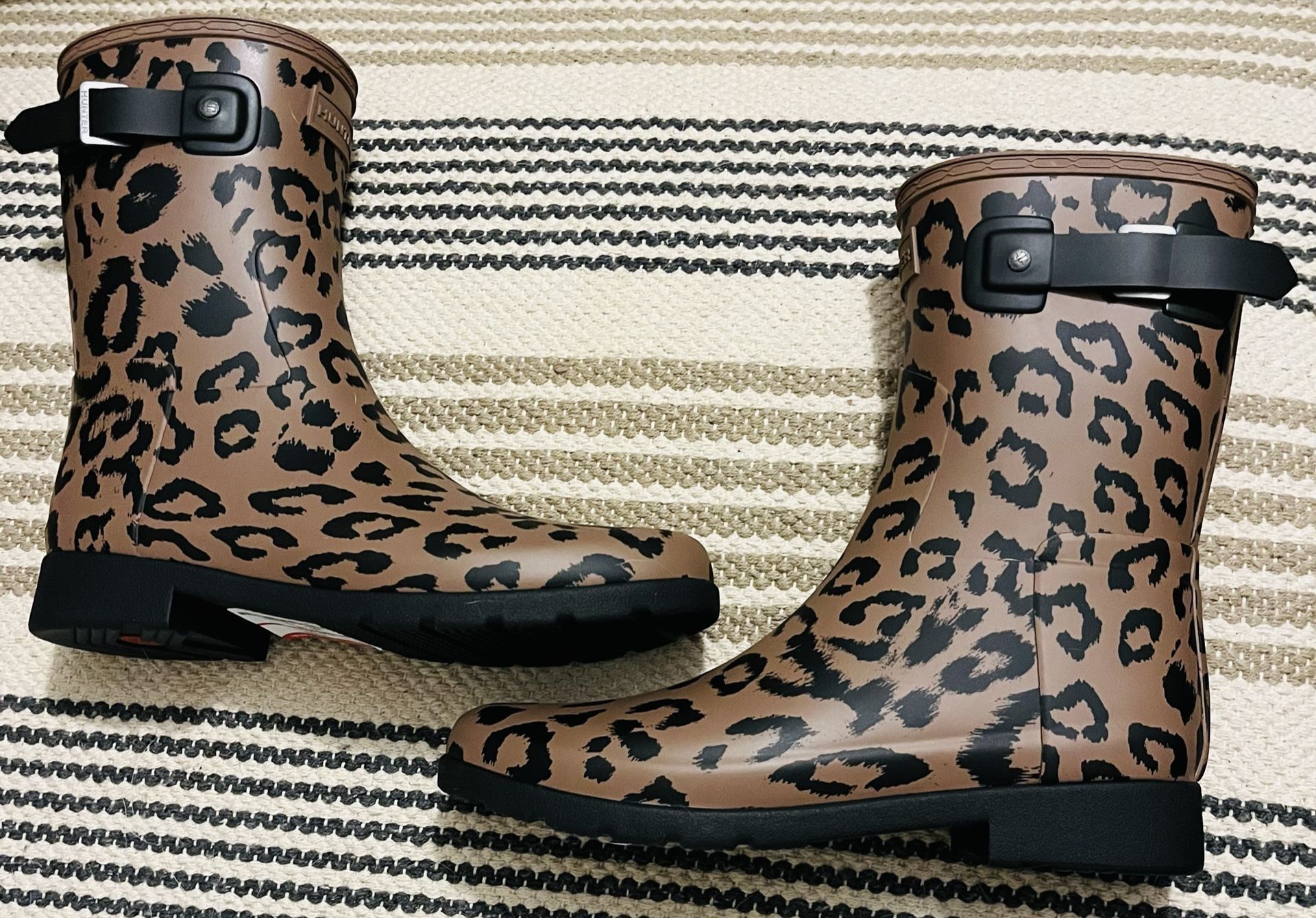 Hunter leopard Print Short Waterproof Rain Boots size 9 