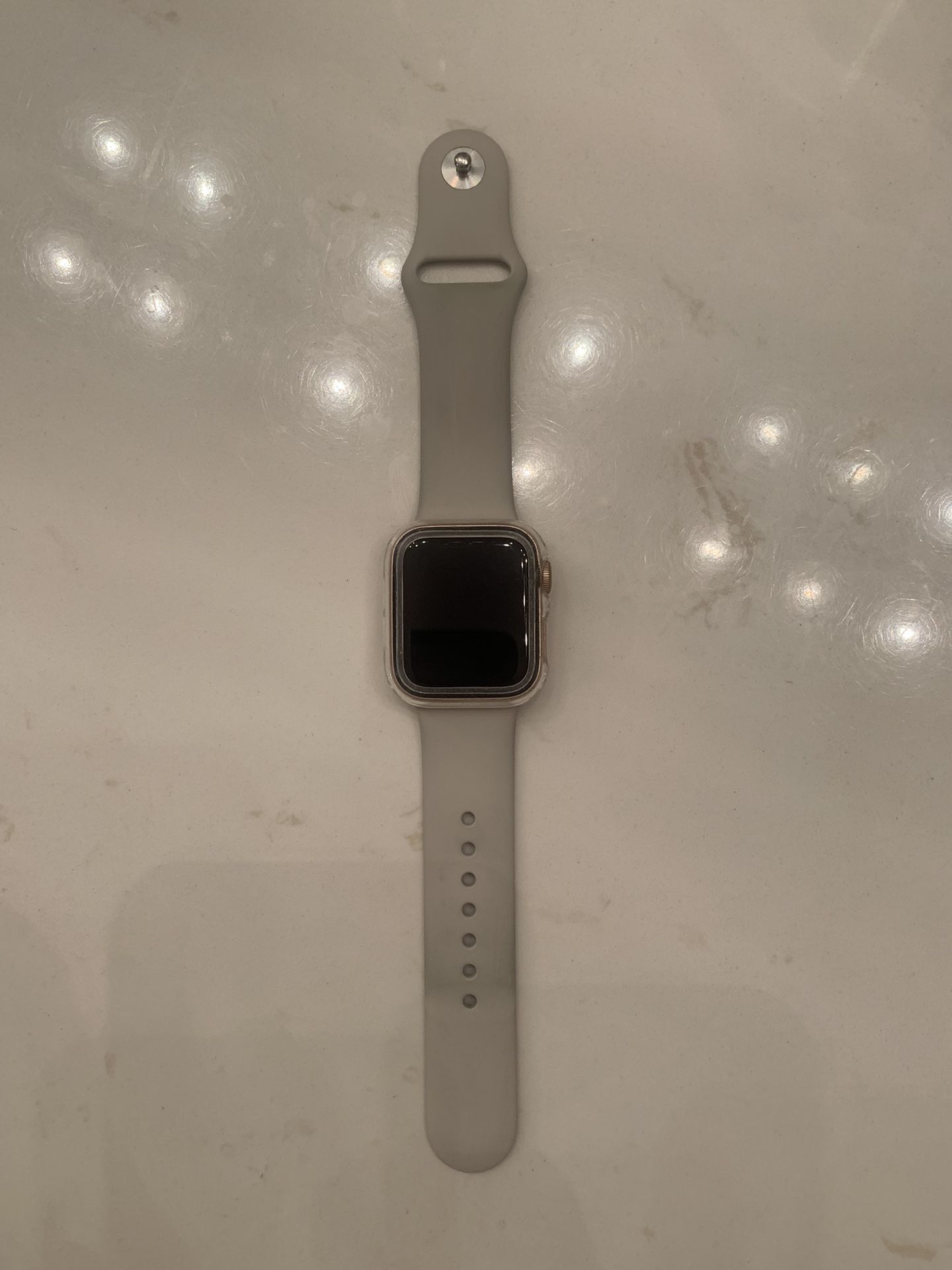 Apple Watch SE Locked