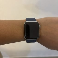 Apple watch series 4   40mm