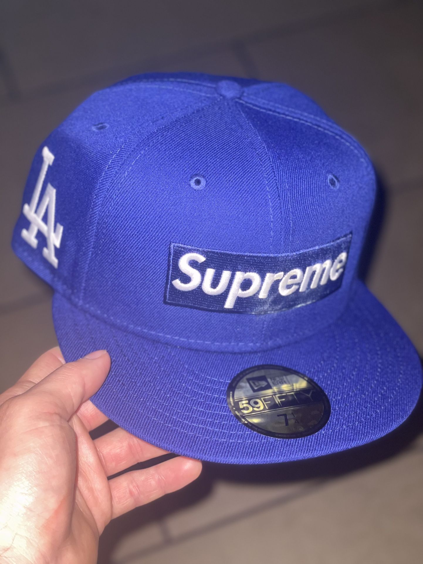 Supreme Box Logo Dodgers Hat sz. 7 1/4 for Sale in Long Supreme Box Logo Dodgers Hat sz. 7 1/4 for Sale in Long