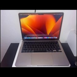 MacBook Air 2022 Starlight M2 