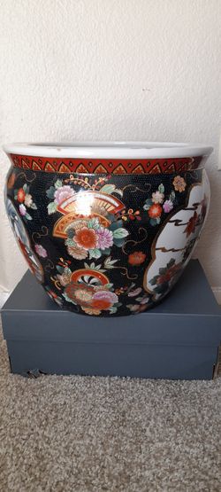 Handmade Rare Chinese Porcelain Pot - Fish Design