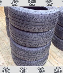 255 70 18 Bridgestone Dueler Set of 4 Used Almost New