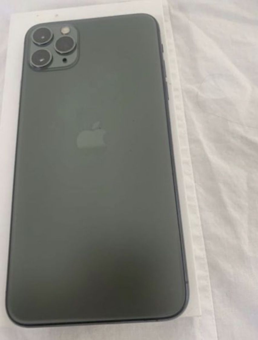 Apple Iphone 11 Pro Max Midnight Green Or Gold Unlocked With Box And Accessories I Can Meet Deliver For Sale In Oakland Ca Offerup