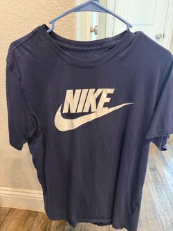 Nike Men's Dark Blue T-Shirt with White Swoosh Logo size Medium