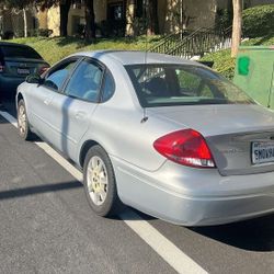 2006 Ford Taurus Runs Excellent