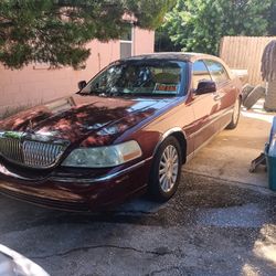 2004 Linclon Towncar