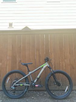 Diamondback Line 24 Youth Mountain Bike - Lightweight Bicycle Disc Brakes