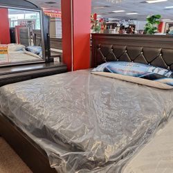 Pompie Grey King Bed Dresser And Mirror 