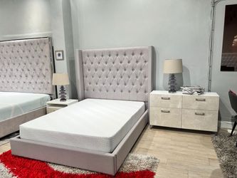 Queen bed frame / cama queen grey de tela