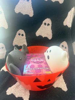 Squishy boo basket