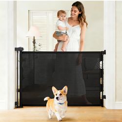 Brand New Indoor/Outdoor 55’Retractable baby/pet gate