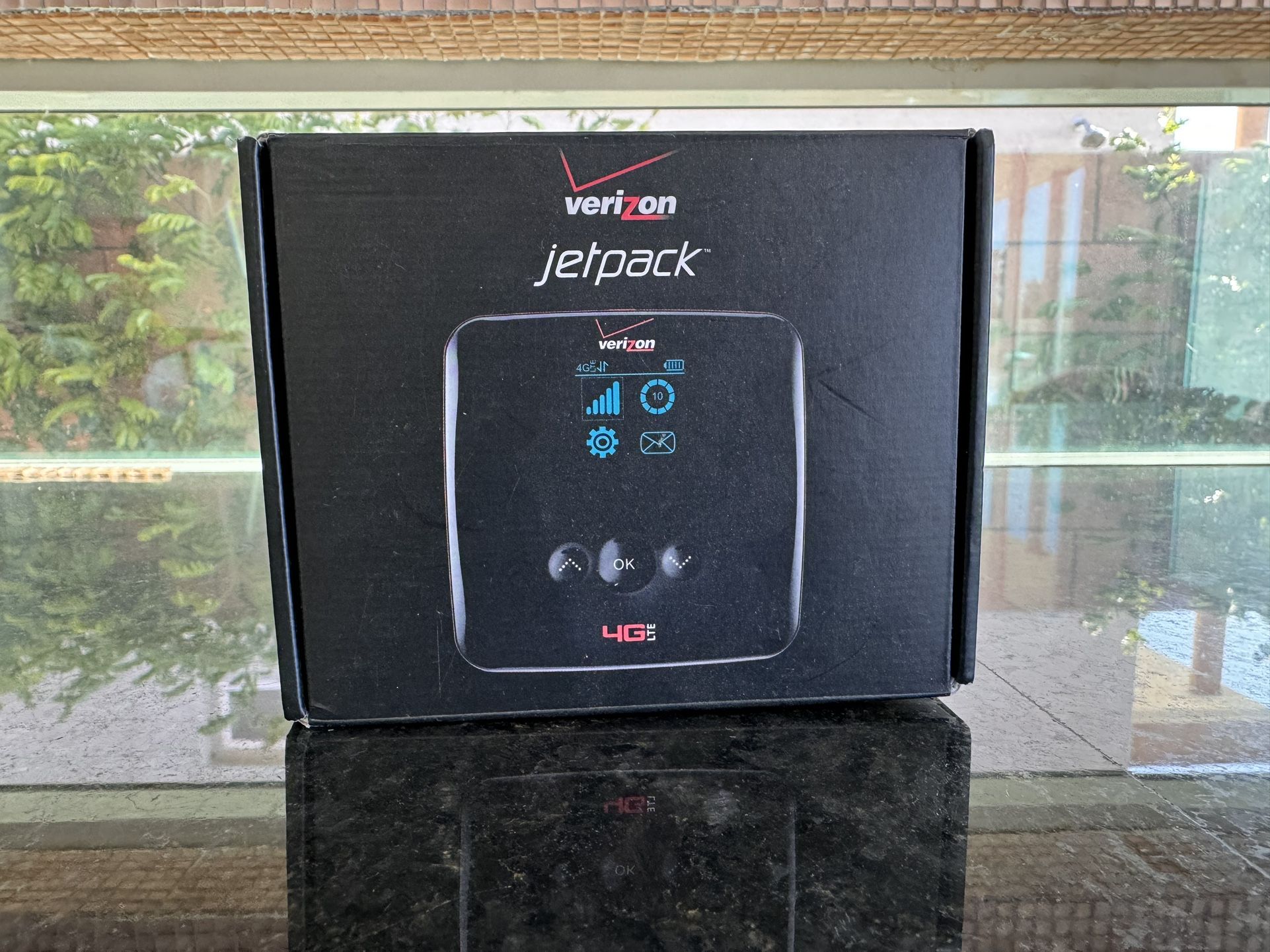 Verizon Jetpack 4G Model 890L Hotspot