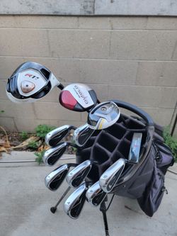 Taylormade R11 & R9 Golf Club Set Right Handed W/Bag Boy Stand Bag