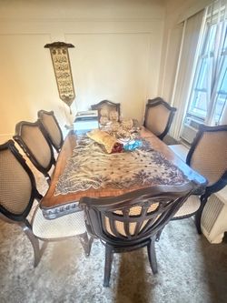 Elegant Traditional Dining Room Set – 8 Chairs + Extension Leaves