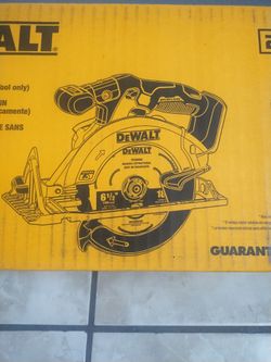 20 v DeWalt circular saw
