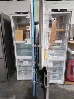 New Liebherr 24" Bottom Freezer Fridge