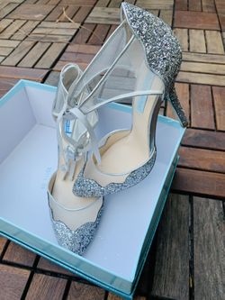 New Betsy Johnson- Size 7