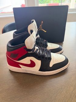 Nike Air Jordan 1 Mid “Black Toe” (Women’s) — Size 8.5W (≈ Men’s 7 / Boys’ 7Y)