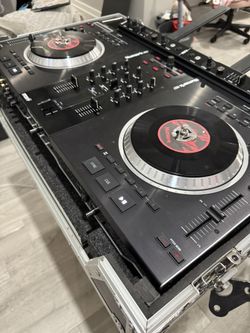 Numark NS7FX Turntable With Marathon Case