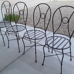 4 Patio Chairs 