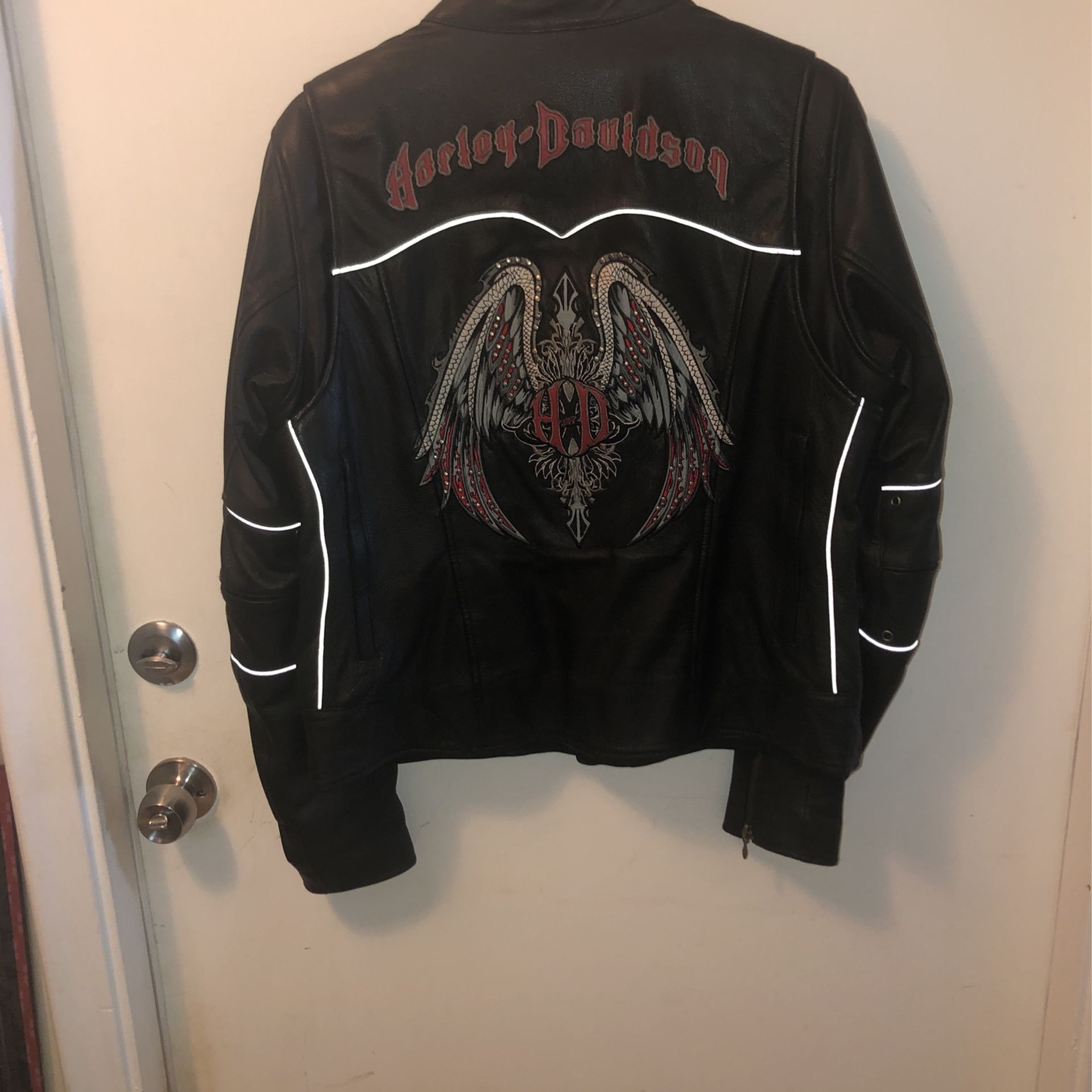 Harley Davidson original anniversary edition angel wings leather jacket With She’ll Hoodie With Hand Warmer Thumb Whol Covering Hand👍…I will sell it
