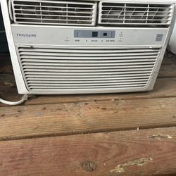 Frigidaire Box style Air Conditioning Window Unit