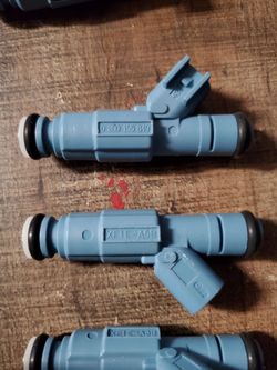 04 ram 4.7L fuel injectors.