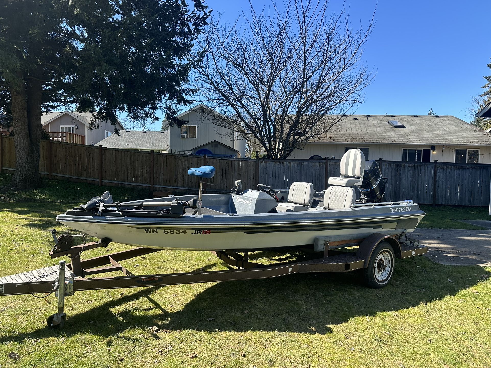 Ranger V230 Bass Boat 