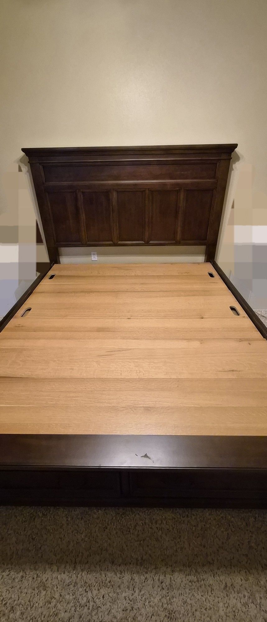 🔥 California King Solid Wood Bed Frame w/ 2 Huge Drawers – $500 TODAY ONLY – MUST GO! 🔥